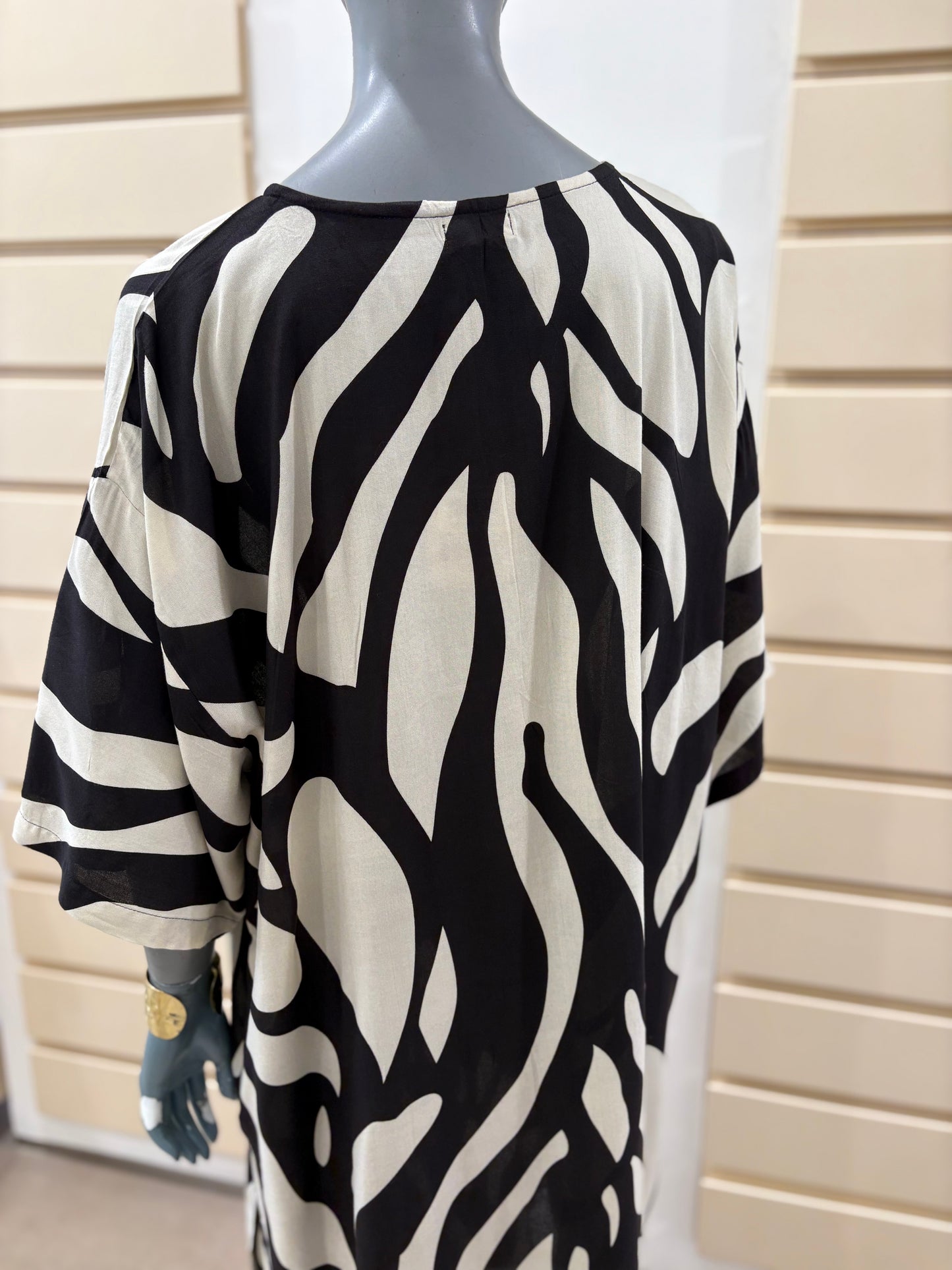Vestito in rayon Essenza Karakorum