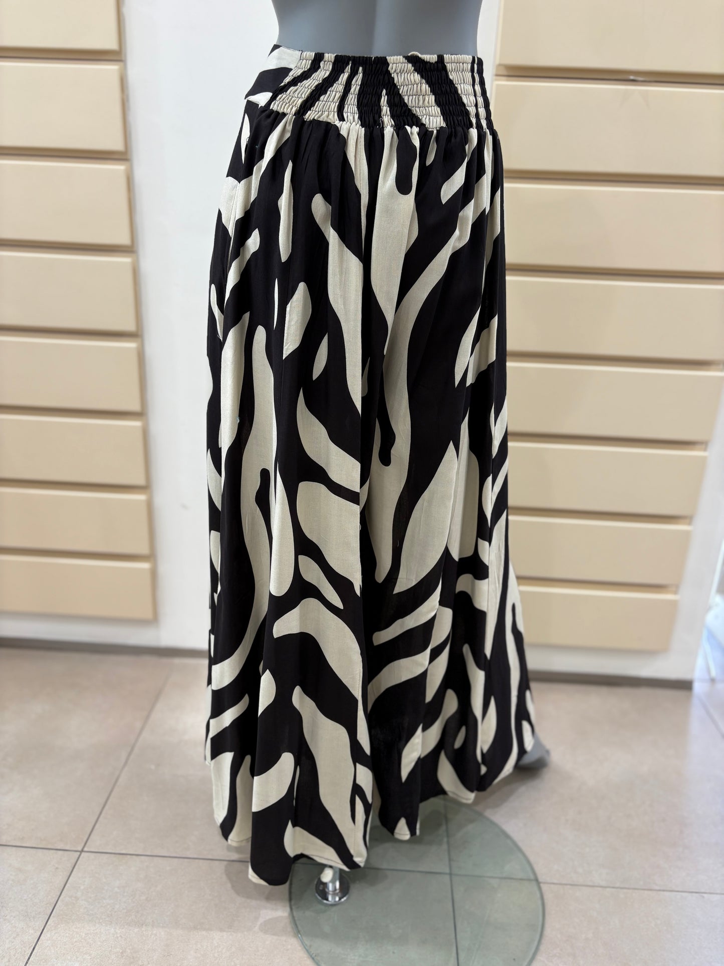 Pantaloni in rayon Essenza Karakorum